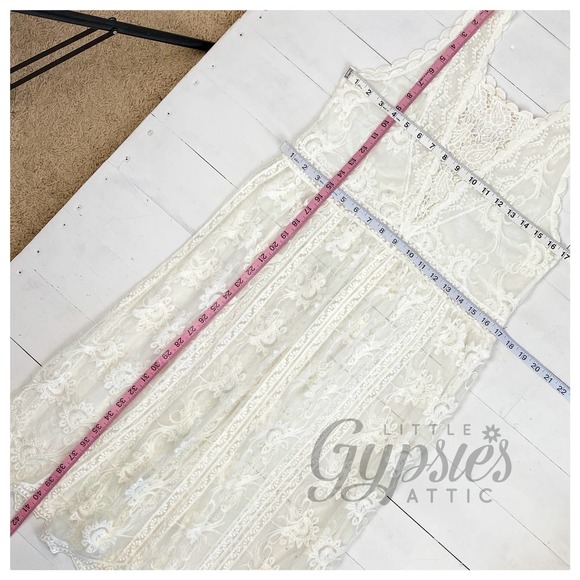 POL Antique Lace Romance Midi Dress - Picture 10 of 12